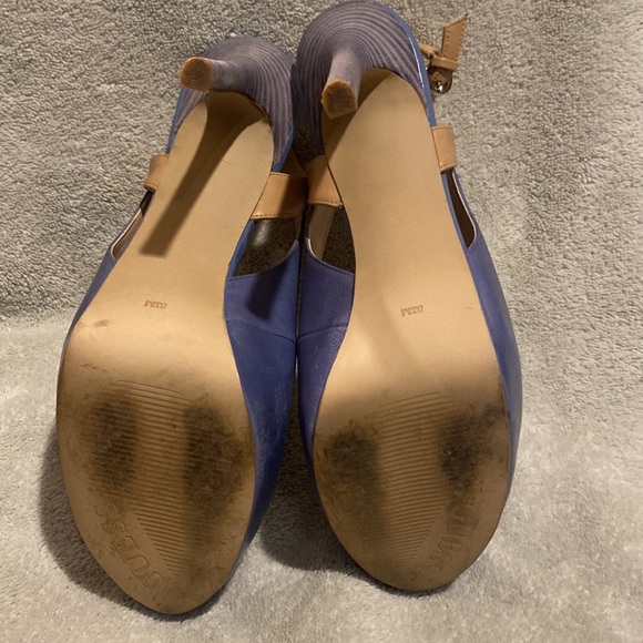 Guess platform heels size 8 1/2. - Picture 5 of 7